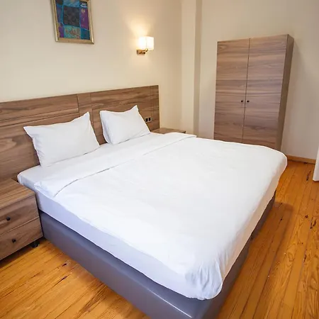 Taksim Square House * איסטמבול